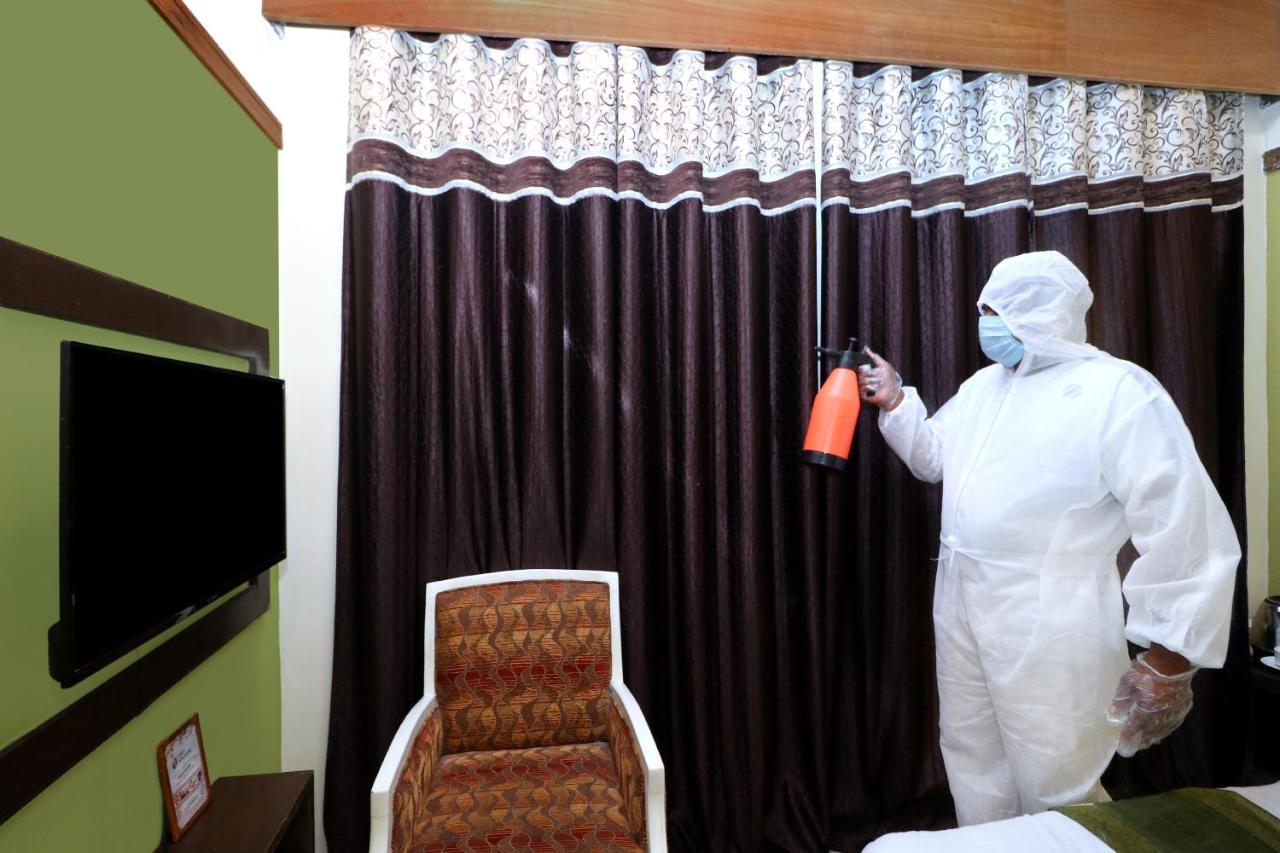 Hotel Seven- Center Of City Chandīgarh Dış mekan fotoğraf