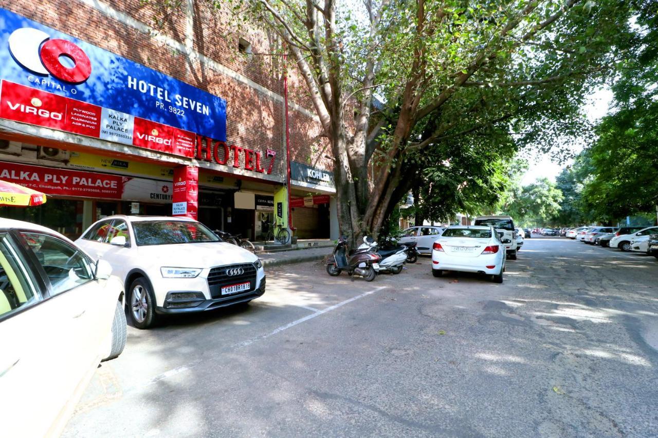 Hotel Seven- Center Of City Chandīgarh Dış mekan fotoğraf