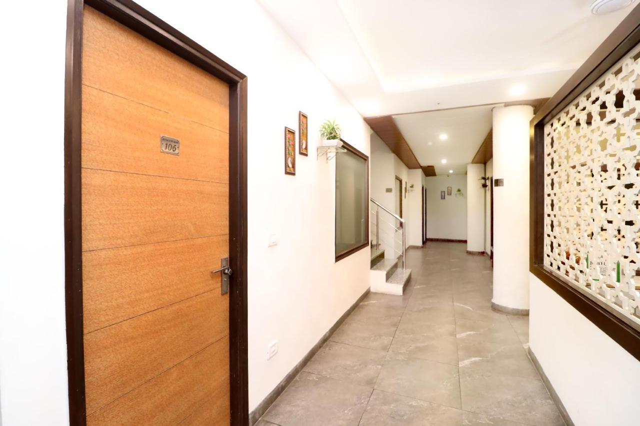 Hotel Seven- Center Of City Chandīgarh Dış mekan fotoğraf