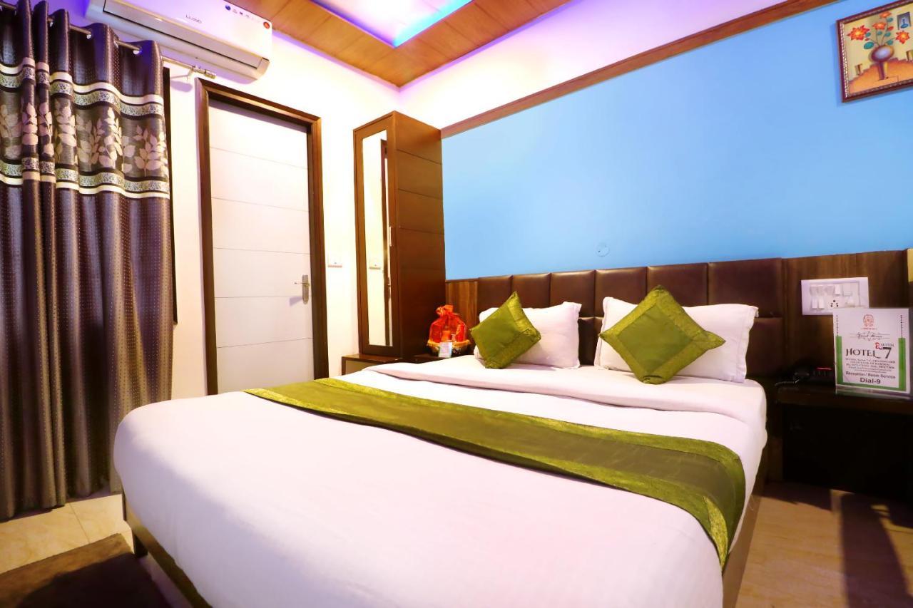 Hotel Seven- Center Of City Chandīgarh Dış mekan fotoğraf