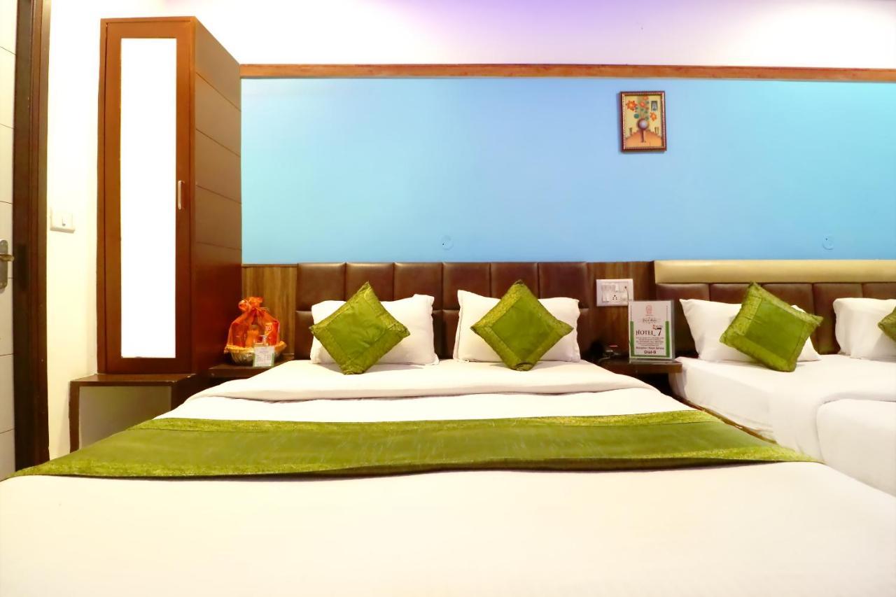 Hotel Seven- Center Of City Chandīgarh Dış mekan fotoğraf