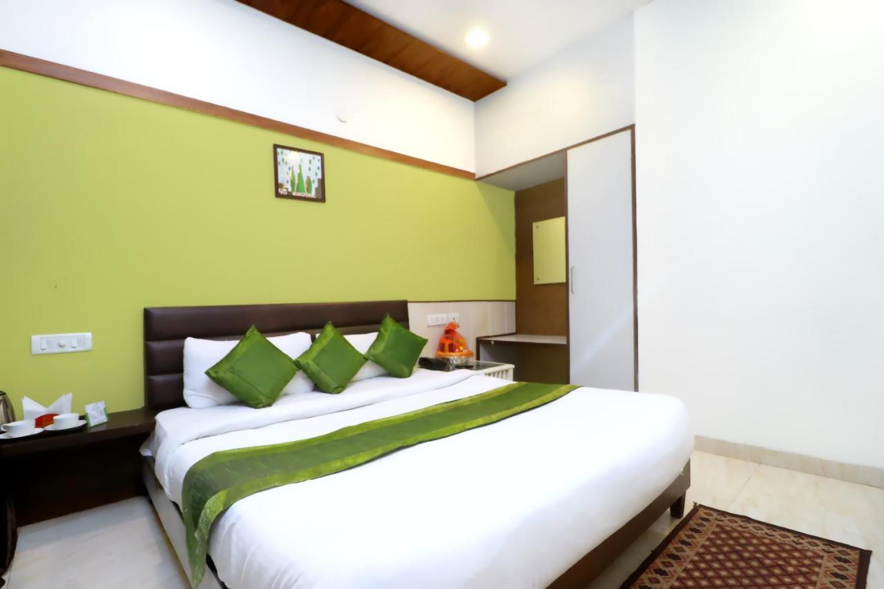 Hotel Seven- Center Of City Chandīgarh Dış mekan fotoğraf