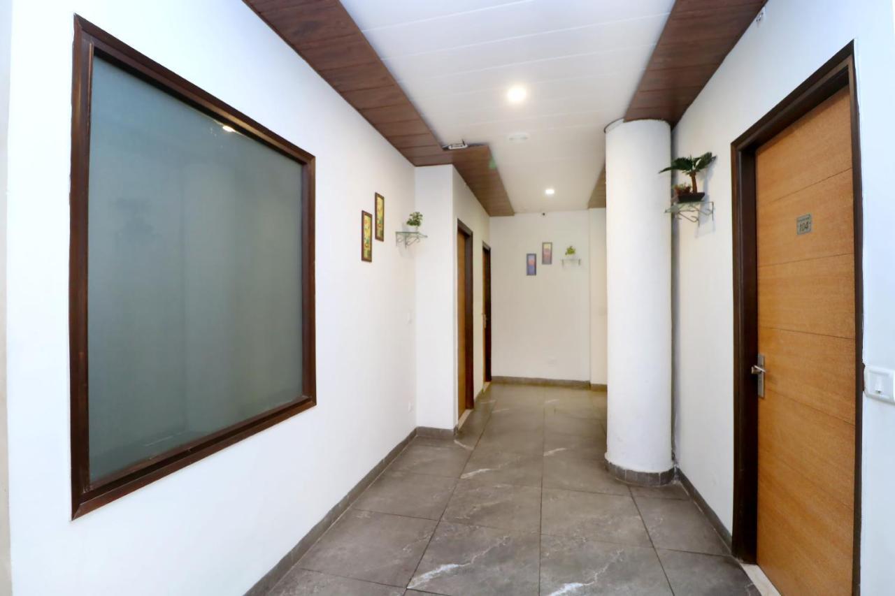 Hotel Seven- Center Of City Chandīgarh Dış mekan fotoğraf