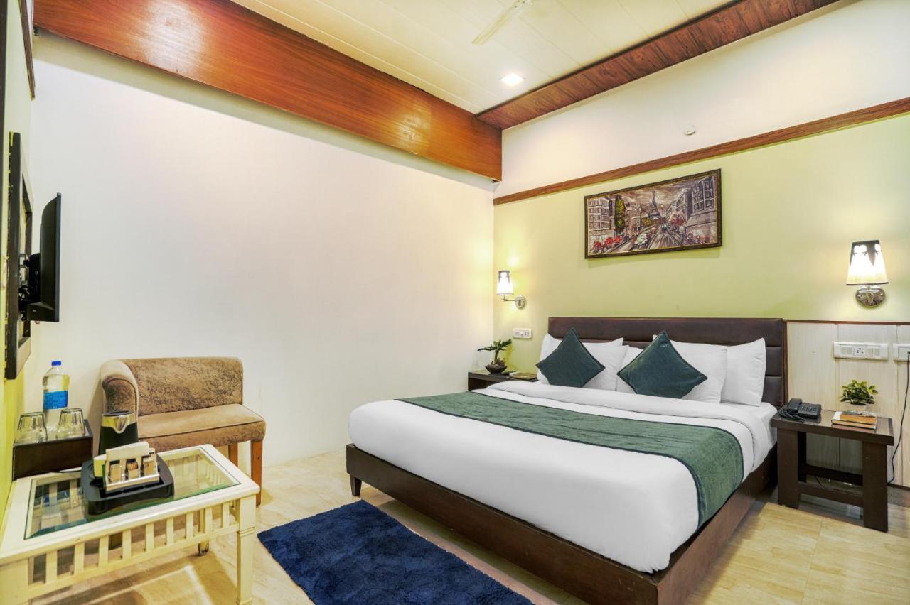 Hotel Seven- Center Of City Chandīgarh Dış mekan fotoğraf