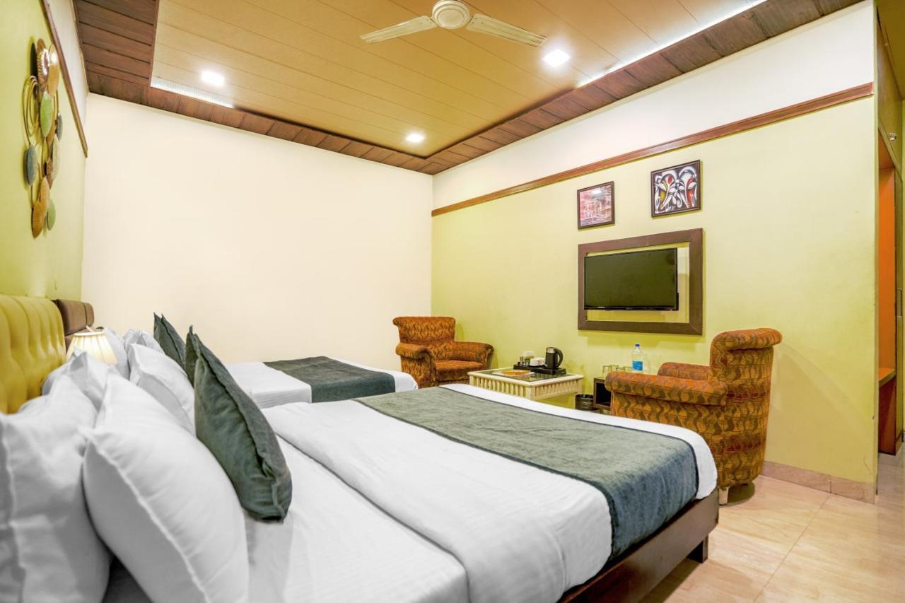 Hotel Seven- Center Of City Chandīgarh Dış mekan fotoğraf