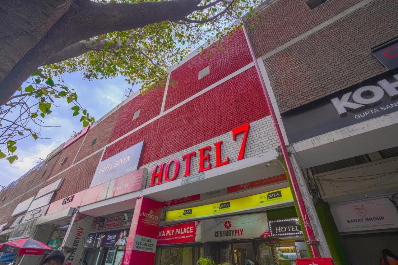 Hotel Seven- Center Of City Chandīgarh Dış mekan fotoğraf