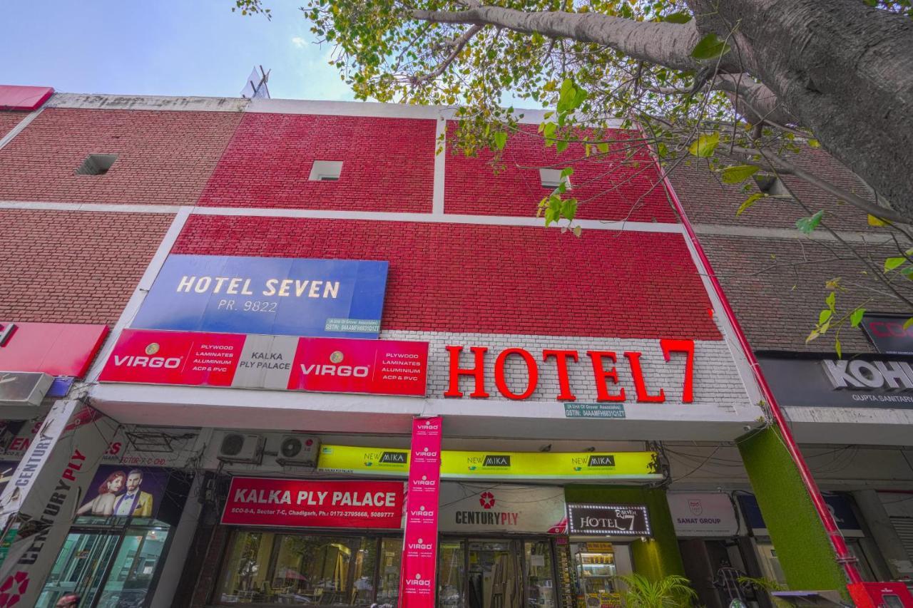 Hotel Seven- Center Of City Chandīgarh Dış mekan fotoğraf