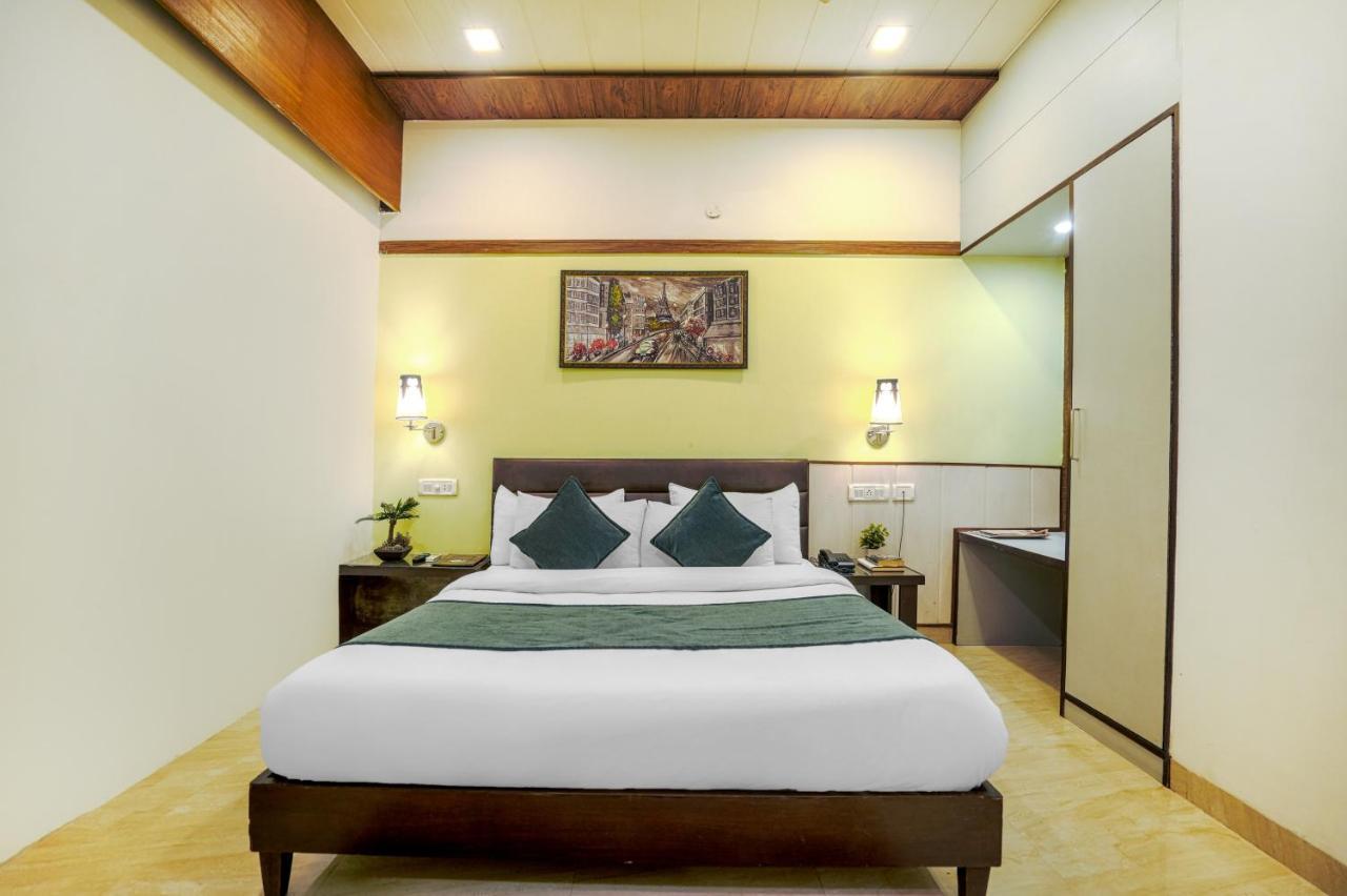 Hotel Seven- Center Of City Chandīgarh Dış mekan fotoğraf
