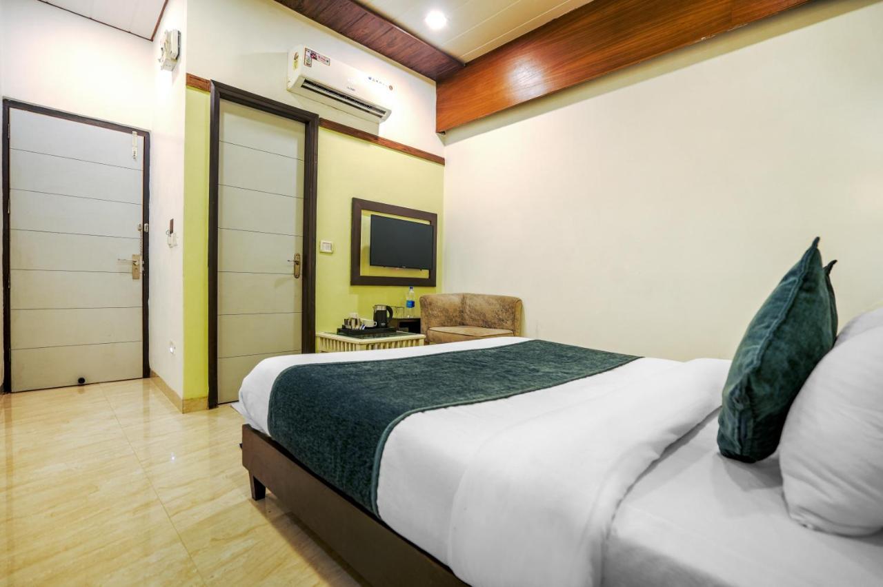 Hotel Seven- Center Of City Chandīgarh Dış mekan fotoğraf