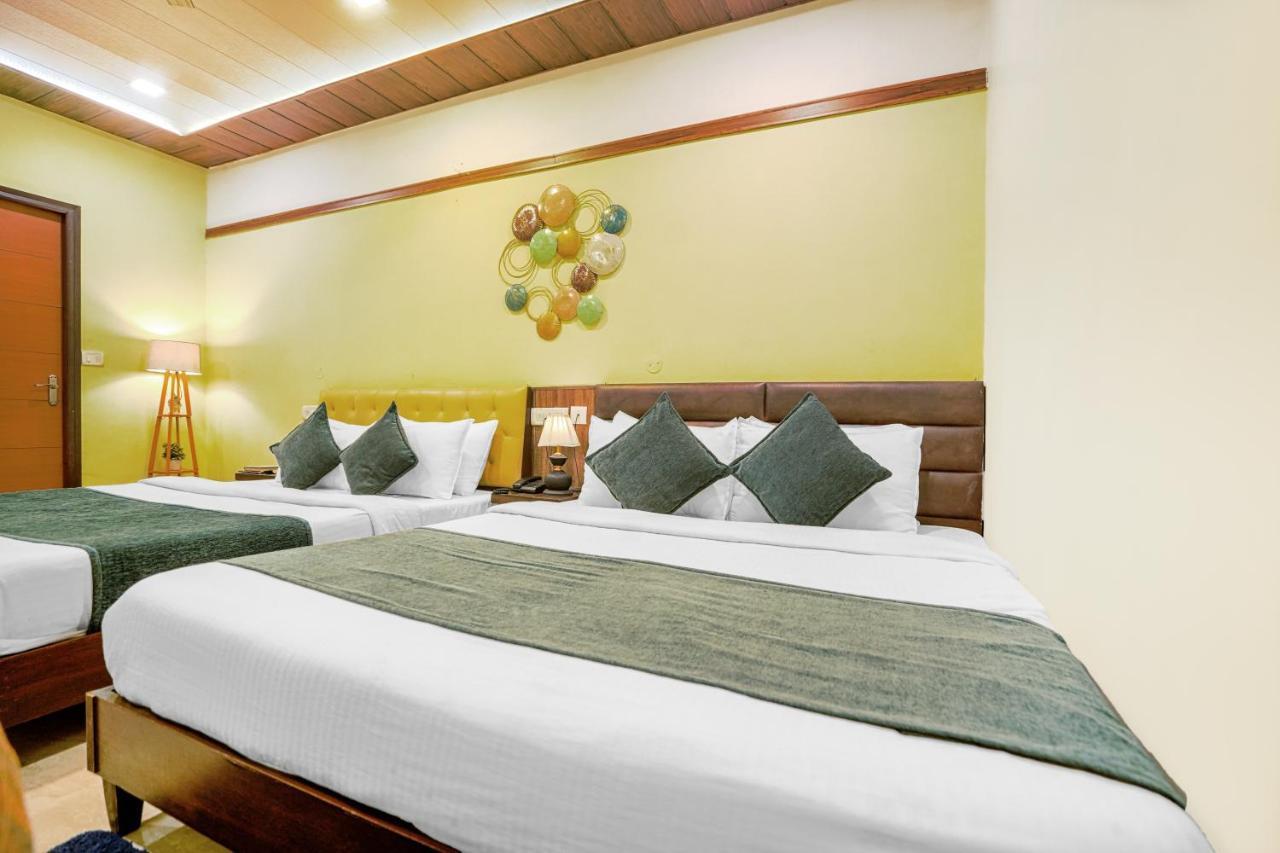 Hotel Seven- Center Of City Chandīgarh Dış mekan fotoğraf