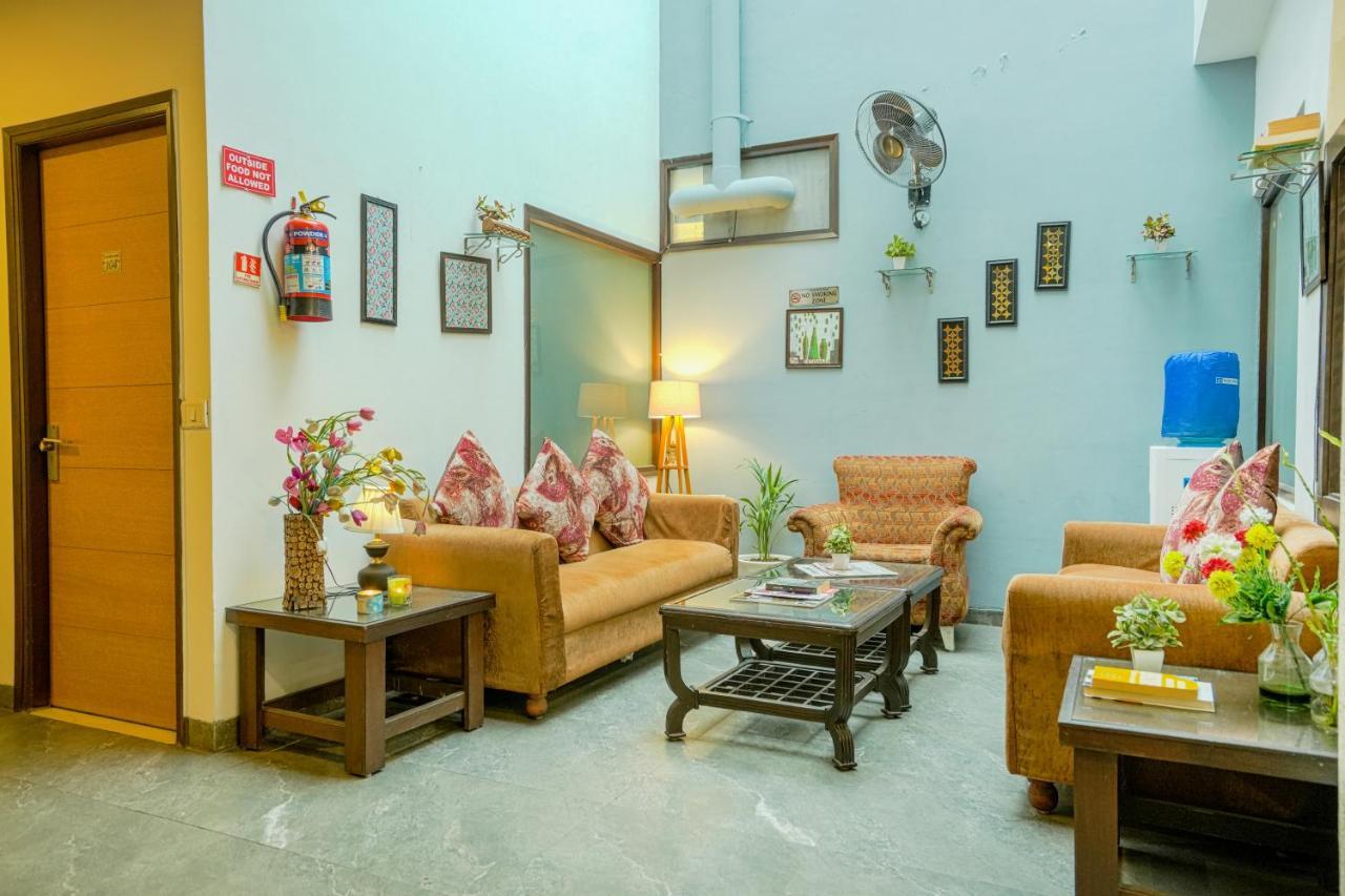 Hotel Seven- Center Of City Chandīgarh Dış mekan fotoğraf