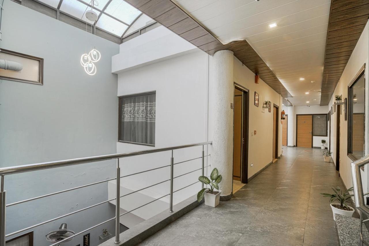 Hotel Seven- Center Of City Chandīgarh Dış mekan fotoğraf