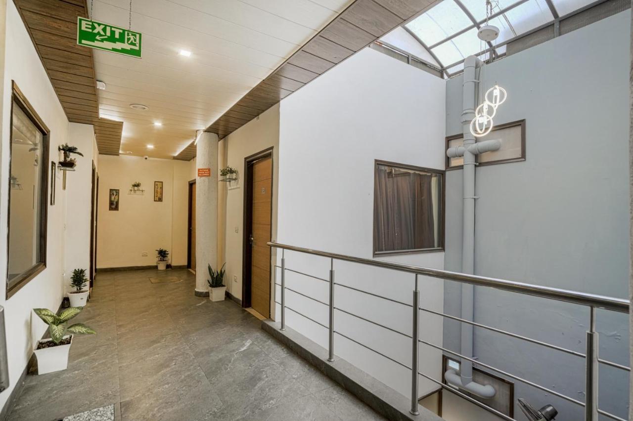 Hotel Seven- Center Of City Chandīgarh Dış mekan fotoğraf