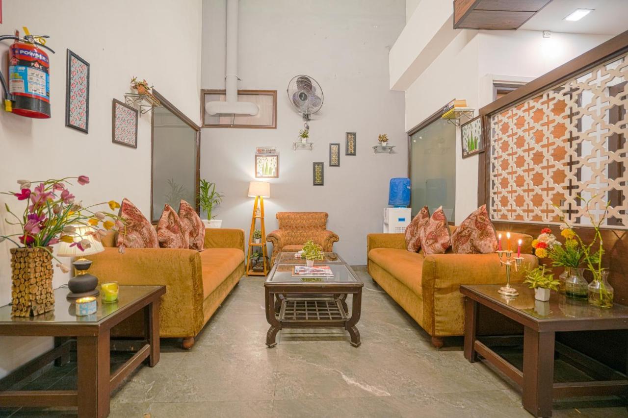 Hotel Seven- Center Of City Chandīgarh Dış mekan fotoğraf